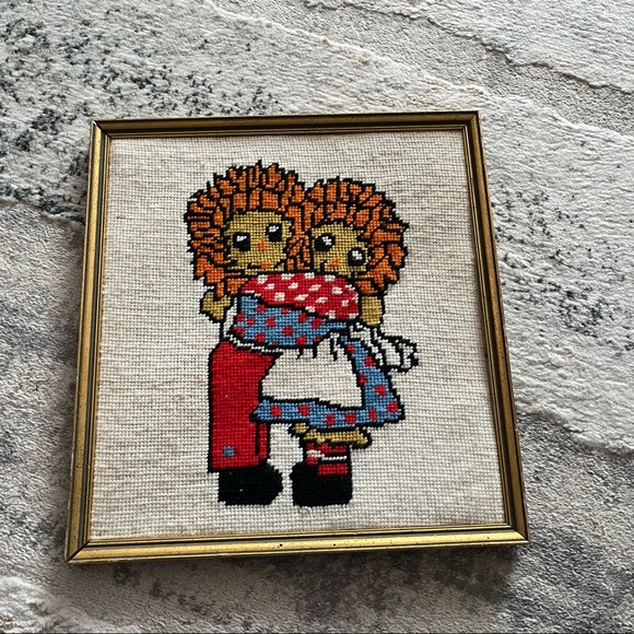 Needlepoint Raggedy Ann and Andy wall hanging - Picture 2 of 14